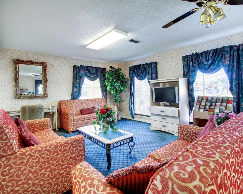 Econo Lodge Pearl Exterior photo