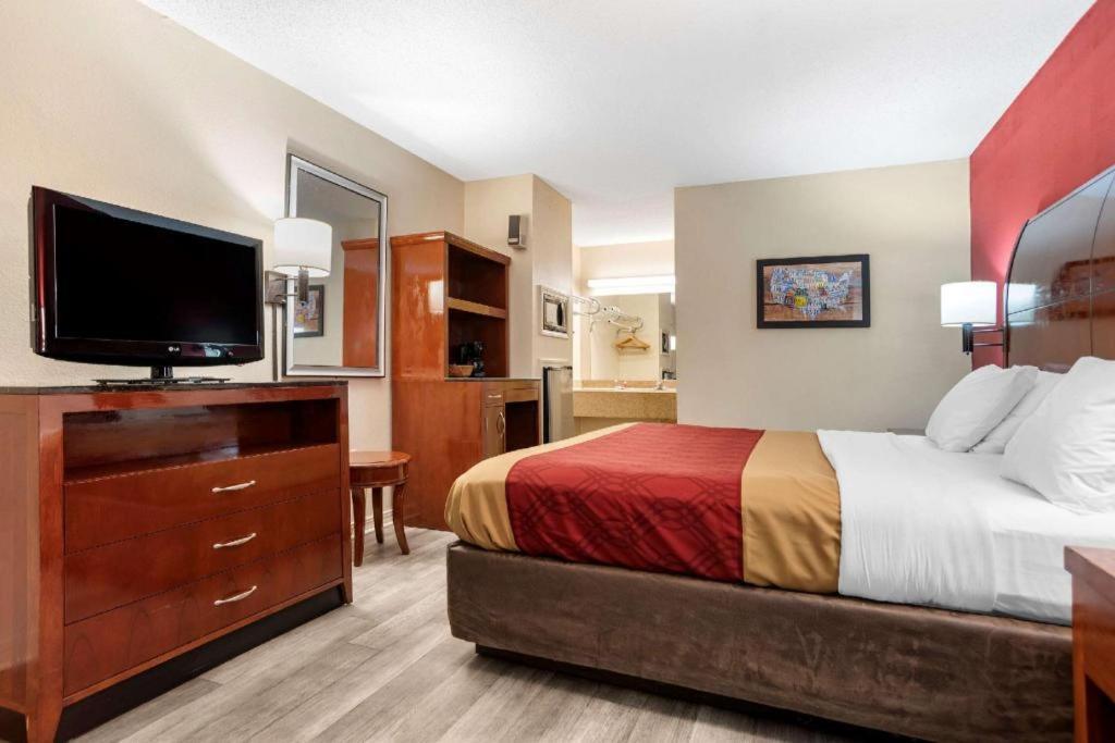 Econo Lodge Pearl Exterior photo