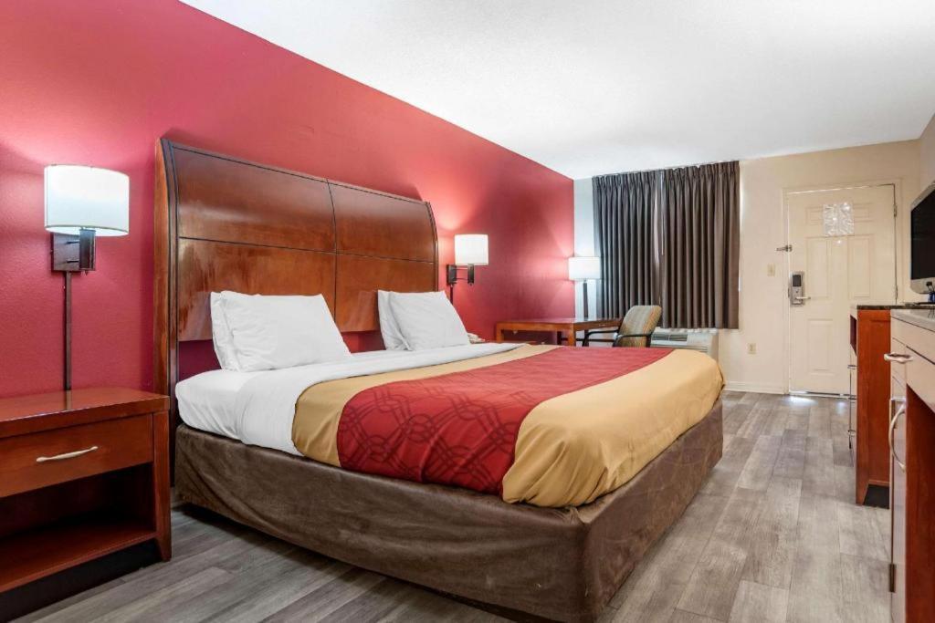 Econo Lodge Pearl Exterior photo